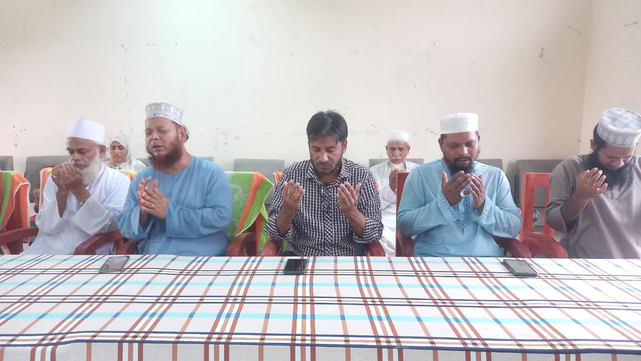 Milad and Dowar Mahfil held at Milestone School and College to mark the state mourning for the plane crash. - Sufiabad Shah Sufi Sayed Azmat Ullah (Rm:) Fazil Madrasah